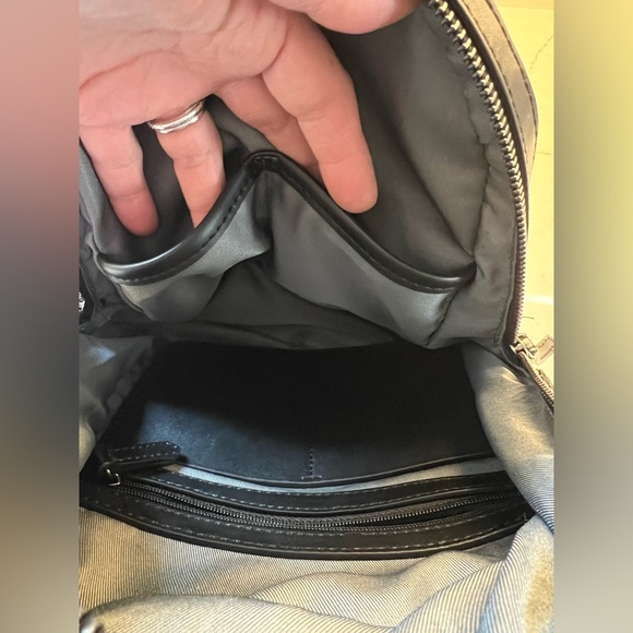 tumi alpha bravo shaw backpack Search Khaki SKU:TOR2000HGA while the leather accents Osprey Aether AG™ 70 PARABEN FREE